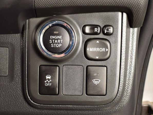 Toyota Wish II с пробегом 2011 года, цена 1 369 995 рублей, 126934 км, минивэн, Автокод Объявления
