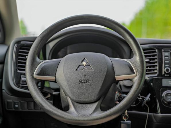 Mitsubishi Outlander III Рестайлинг 2 с пробегом 2015 года, цена 1 368 000 рублей, 175976 км, внедорожник, Автокод Объявления