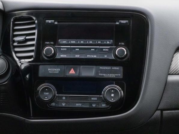 Mitsubishi Outlander III Рестайлинг 2 с пробегом 2015 года, цена 1 270 000 рублей, 335416 км, внедорожник, Автокод Объявления