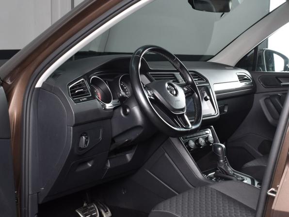Volkswagen Tiguan II с пробегом 2018 года, цена 2 349 999 рублей, 153387 км, внедорожник, Автокод Объявления