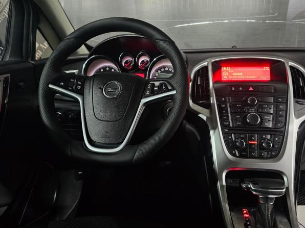 Opel Astra J Рестайлинг с пробегом 2013 года, цена 895 000 рублей, 170949 км, хэтчбек, Автокод Объявления