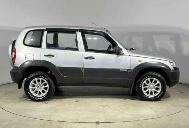 Chevrolet Niva I Рестайлинг с пробегом 2009 года, цена 415 000 рублей, 180842 км, внедорожник, Автокод Объявления