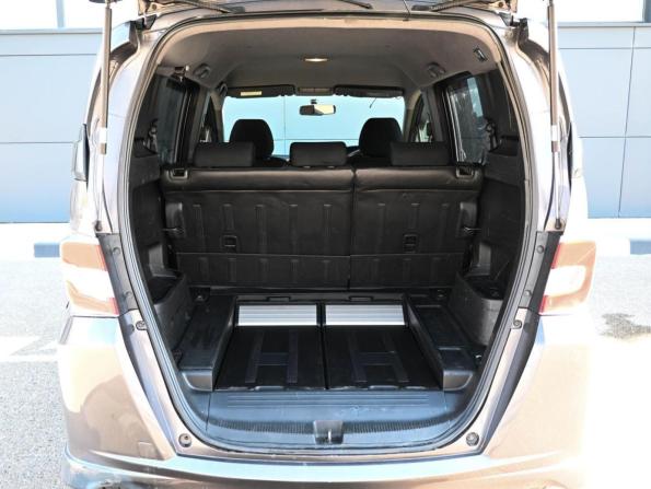 Honda Freed I Рестайлинг с пробегом 2014 года, цена 949 000 рублей, 156178 км, компактвэн, Автокод Объявления
