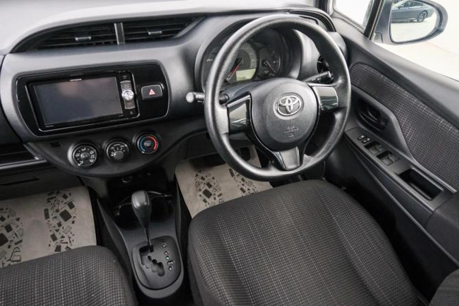 Toyota Vitz III (XP130) Рестайлинг 2 с пробегом 2017 года, цена 899 000 рублей, 199923 км, хэтчбек, Автокод Объявления