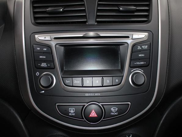Hyundai Solaris I Рестайлинг с пробегом 2016 года, цена 929 900 рублей, 122643 км, хэтчбек, Автокод Объявления