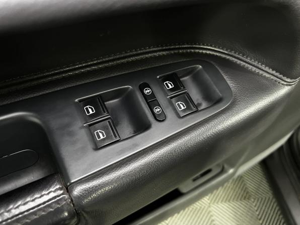 Volkswagen Touareg I Рестайлинг с пробегом 2010 года, цена 1 000 000 рублей, 319460 км, внедорожник, Автокод Объявления