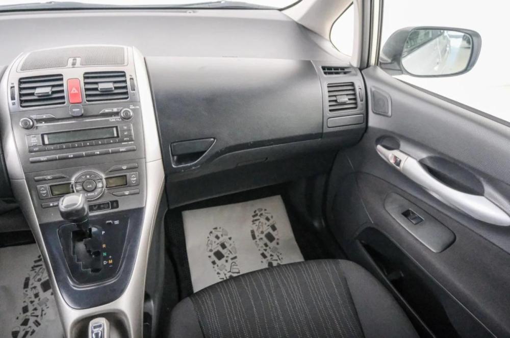 Toyota Auris I Красноярск  - изображение 12