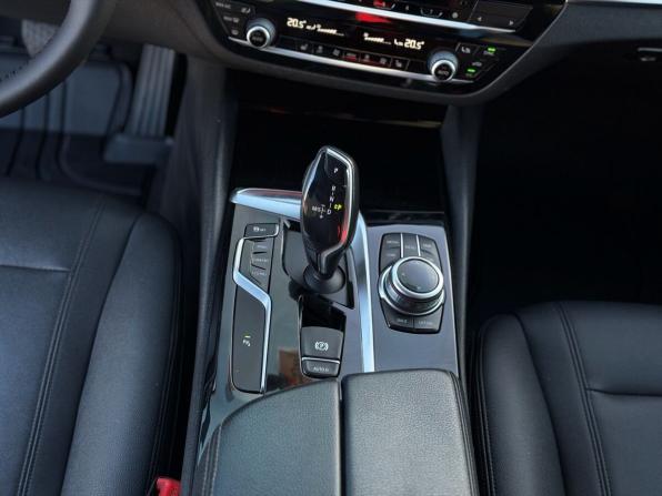 BMW 5 серии VII (G30/G31/G38) с пробегом 2018 года, цена 2 599 000 рублей, 197500 км, седан, Автокод Объявления