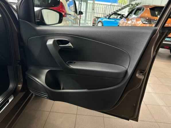 Volkswagen Polo V Рестайлинг с пробегом 2016 года, цена 1 300 000 рублей, 86374 км, седан, Автокод Объявления