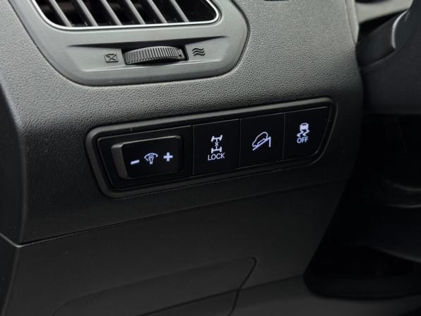Hyundai ix35 I с пробегом 2011 года, цена 1 080 000 рублей, 298868 км, внедорожник, Автокод Объявления