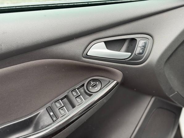 Ford Focus III Рестайлинг с пробегом 2016 года, цена 920 000 рублей, 215555 км, седан, Автокод Объявления