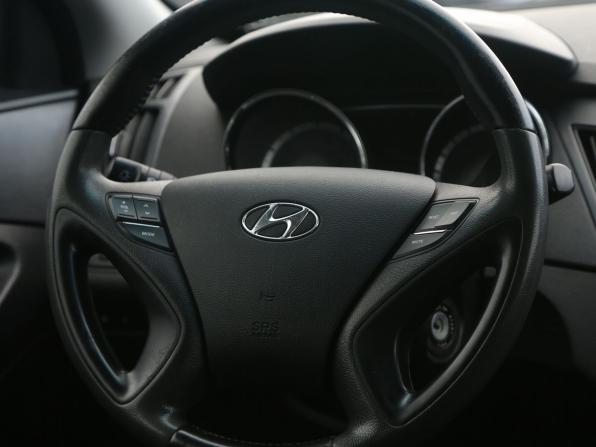 Hyundai Sonata VI (YF) с пробегом 2012 года, цена 795 000 рублей, 242400 км, седан, Автокод Объявления