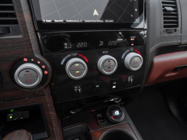 Toyota Tundra II с пробегом 2012 года, цена 4 700 000 рублей, 139547 км, пикап, Автокод Объявления