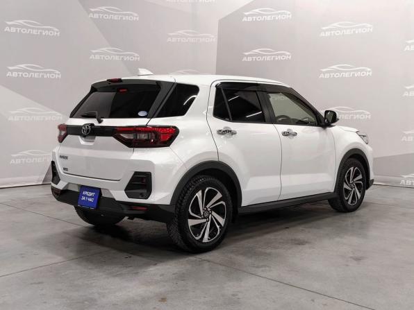 Toyota Raize I с пробегом 2020 года, цена 1 950 000 рублей, 45080 км, внедорожник, Автокод Объявления