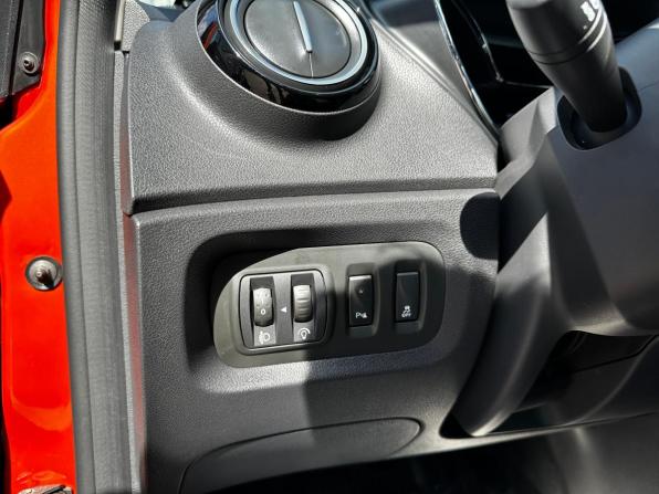 Renault Kaptur I с пробегом 2017 года, цена 1 660 000 рублей, 117530 км, внедорожник, Автокод Объявления