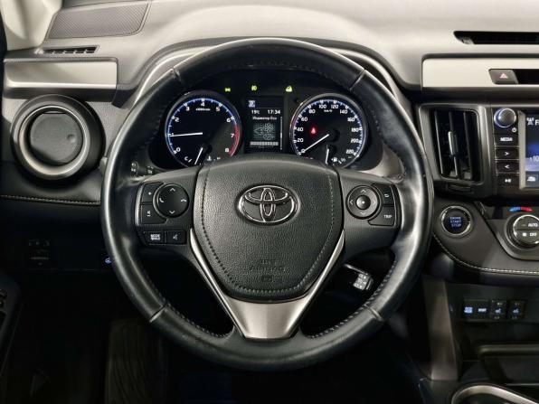 Toyota RAV4 IV (XA40) Рестайлинг с пробегом 2017 года, цена 2 299 000 рублей, 176591 км, внедорожник, Автокод Объявления