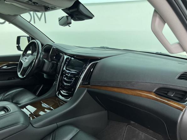 Cadillac Escalade IV с пробегом 2020 года, цена 5 895 000 рублей, 107982 км, внедорожник, Автокод Объявления