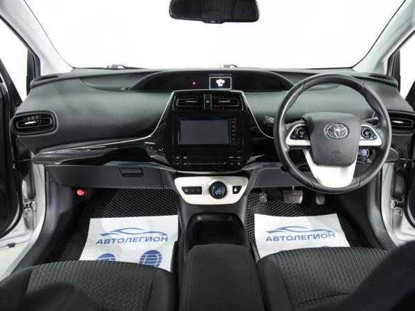 Toyota Prius IV (XW50) с пробегом 2017 года, цена 1 560 000 рублей, 162428 км, лифтбек, Автокод Объявления