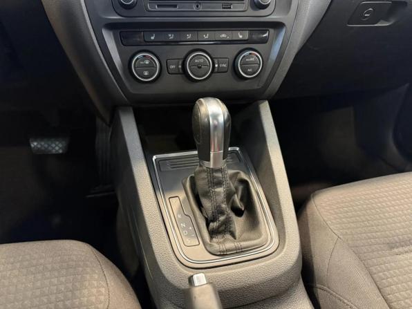 Volkswagen Jetta VI Рестайлинг с пробегом 2015 года, цена 1 190 000 рублей, 139919 км, седан, Автокод Объявления