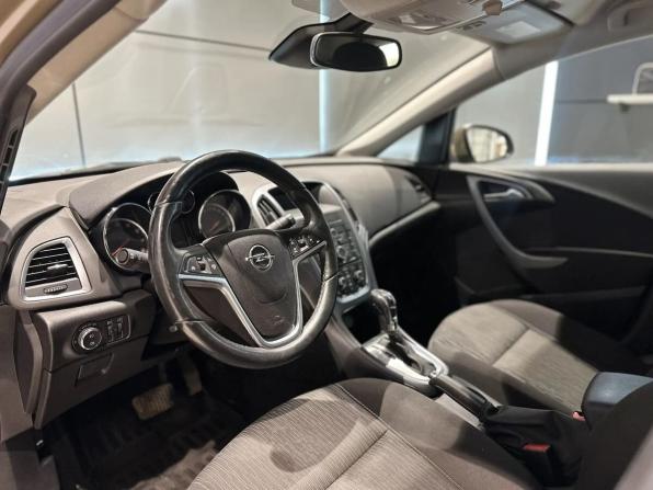 Opel Astra J Рестайлинг с пробегом 2013 года, цена 757 000 рублей, 144119 км, хэтчбек, Автокод Объявления