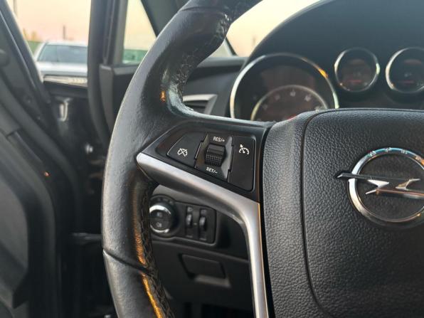 Opel Astra J с пробегом 2012 года, цена 725 000 рублей, 199275 км, хэтчбек, Автокод Объявления