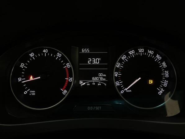 Skoda Rapid I с пробегом 2015 года, цена 925 000 рублей, 168053 км, лифтбек, Автокод Объявления