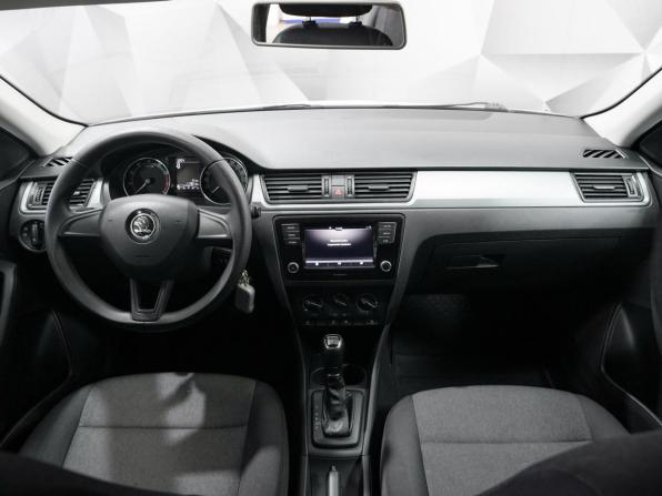 Skoda Rapid I Рестайлинг с пробегом 2019 года, цена 1 421 000 рублей, 117000 км, лифтбек, Автокод Объявления