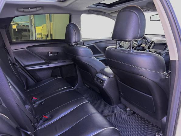 Toyota Venza I Рестайлинг с пробегом 2013 года, цена 2 268 000 рублей, 178093 км, внедорожник, Автокод Объявления