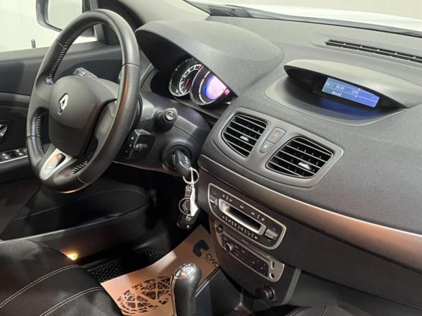 Renault Fluence I Рестайлинг с пробегом 2013 года, цена 1 008 100 рублей, 56858 км, седан, Автокод Объявления