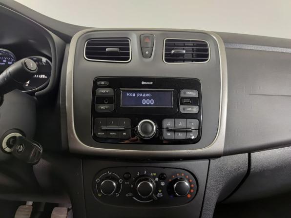 Renault Logan II Рестайлинг с пробегом 2020 года, цена 790 000 рублей, 110000 км, седан, Автокод Объявления