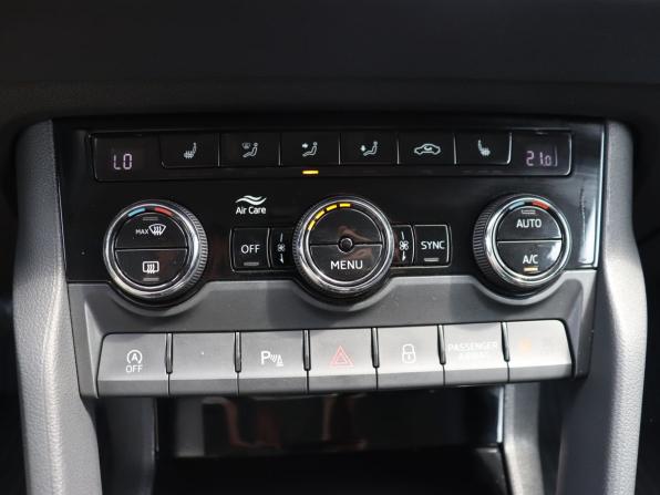 Skoda Karoq I с пробегом 2020 года, цена 2 550 000 рублей, 72224 км, внедорожник, Автокод Объявления