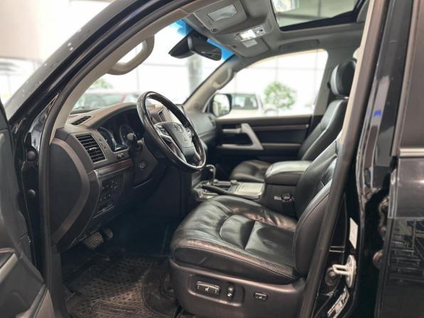 Toyota Land Cruiser 200 Series Рестайлинг 2 с пробегом 2018 года, цена 7 099 000 рублей, 199713 км, внедорожник, Автокод Объявления