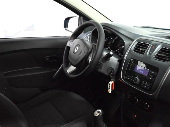 Renault Sandero II с пробегом 2017 года, цена 980 000 рублей, 135351 км, хэтчбек, Автокод Объявления