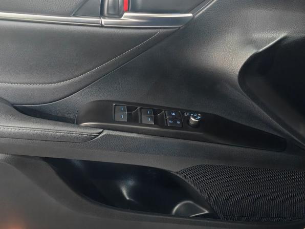 Toyota Camry VIII (XV70) Рестайлинг с пробегом 2021 года, цена 3 700 000 рублей, 11520 км, седан, Автокод Объявления
