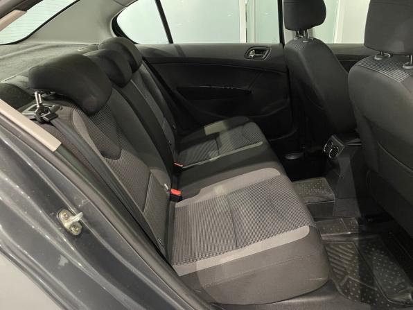 Peugeot 408 I Рестайлинг с пробегом 2018 года, цена 724 000 рублей, 200450 км, седан, Автокод Объявления