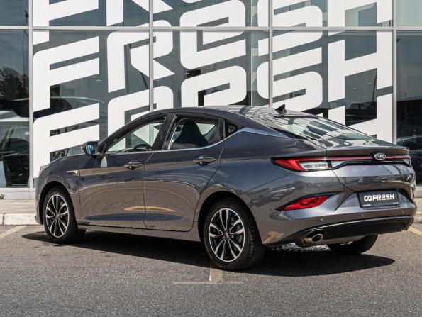 JAC J7 I с пробегом 2023 года, цена 1 550 000 рублей, 27758 км, лифтбек, Автокод Объявления