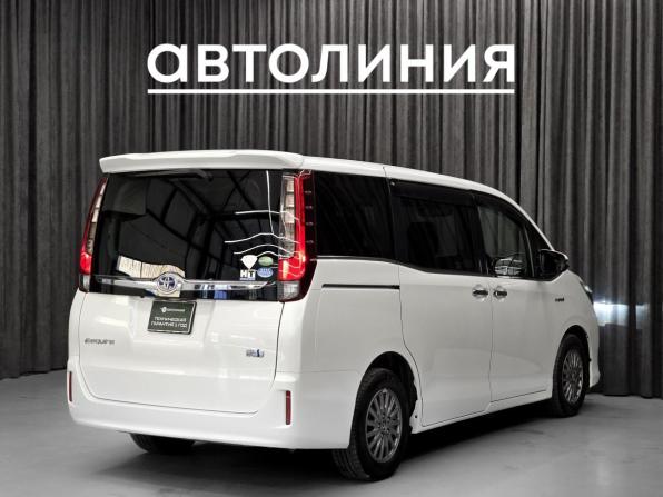 Toyota Esquire I с пробегом 2015 года, цена 1 849 000 рублей, 157000 км, минивэн, Автокод Объявления