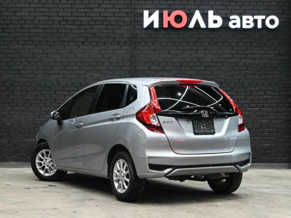 Honda Fit III Рестайлинг с пробегом 2018 года, цена 1 150 000 рублей, 138765 км, хэтчбек, Автокод Объявления