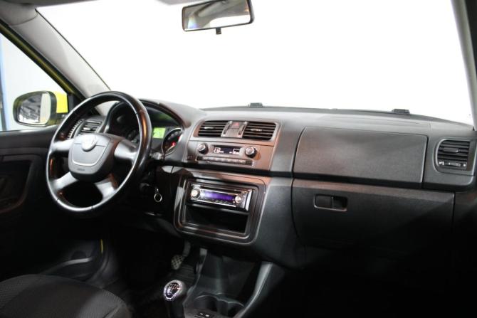 Skoda Fabia II Рестайлинг с пробегом 2010 года, цена 625 000 рублей, 141000 км, хэтчбек, Автокод Объявления