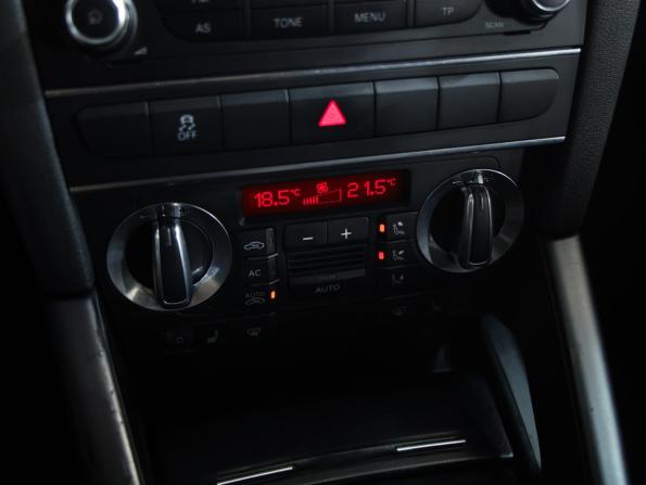 Audi A3 II (8P) Рестайлинг 2 с пробегом 2010 года, цена 839 000 рублей, 234504 км, хэтчбек, Автокод Объявления