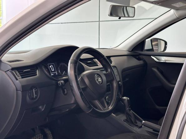 Skoda Octavia III (A7) Рестайлинг с пробегом 2018 года, цена 1 297 000 рублей, 259261 км, лифтбек, Автокод Объявления