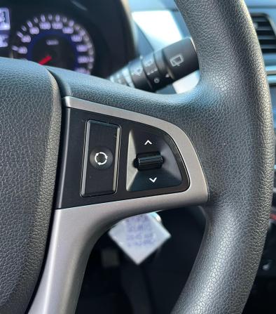 Hyundai Solaris I Рестайлинг с пробегом 2015 года, цена 690 000 рублей, 233869 км, хэтчбек, Автокод Объявления