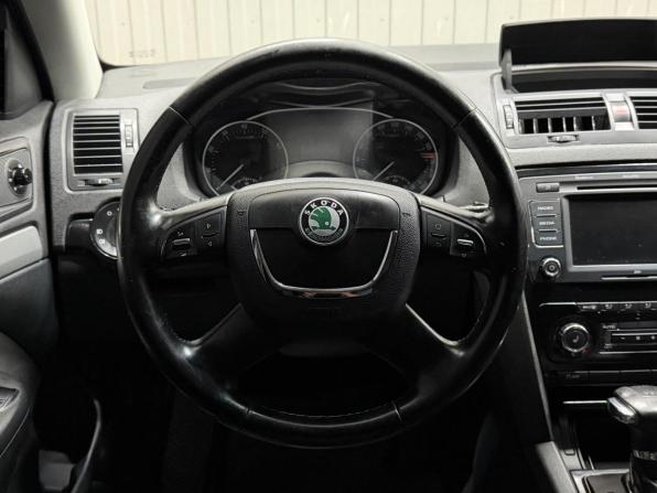 Skoda Octavia II (A5) Рестайлинг с пробегом 2010 года, цена 850 000 рублей, 210086 км, лифтбек, Автокод Объявления