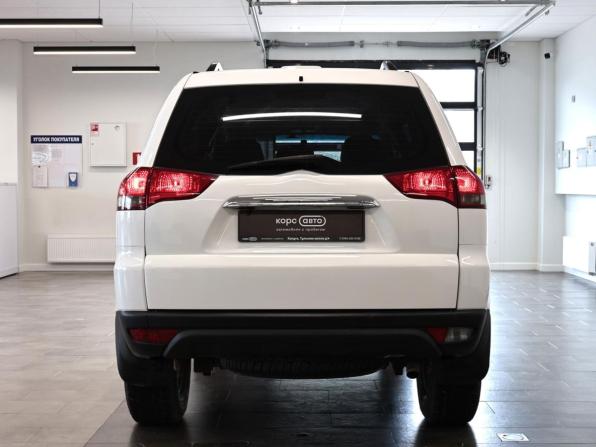 Mitsubishi Pajero Sport II Рестайлинг с пробегом 2015 года, цена 1 740 000 рублей, 274699 км, внедорожник, Автокод Объявления
