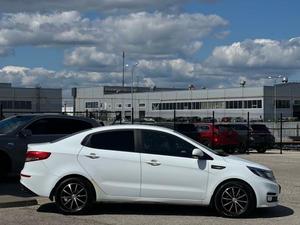 Kia Rio III Рестайлинг с пробегом 2016 года, цена 949 000 рублей, 210600 км, седан, Автокод Объявления