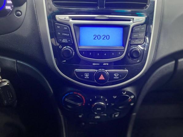 Hyundai Solaris I с пробегом 2013 года, цена 725 000 рублей, 169730 км, седан, Автокод Объявления