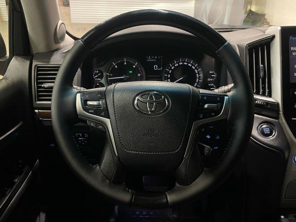 Toyota Land Cruiser 200 Series Рестайлинг 2 с пробегом 2016 года, цена 3 850 000 рублей, 450000 км, внедорожник, Автокод Объявления