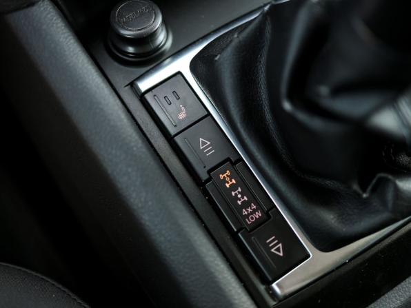 Volkswagen Amarok I с пробегом 2013 года, цена 1 999 000 рублей, 213070 км, offers.body_type.unknown, Автокод Объявления