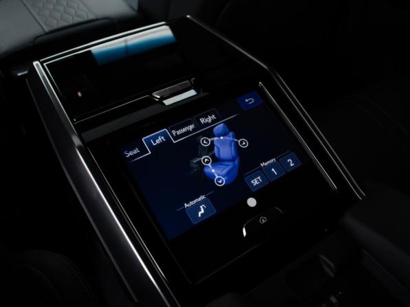Lexus LX IV с пробегом 2023 года, цена 17 899 000 рублей, 208 км, внедорожник, Автокод Объявления