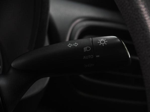 Toyota Yaris IV с пробегом 2021 года, цена 1 449 000 рублей, 133213 км, хэтчбек, Автокод Объявления